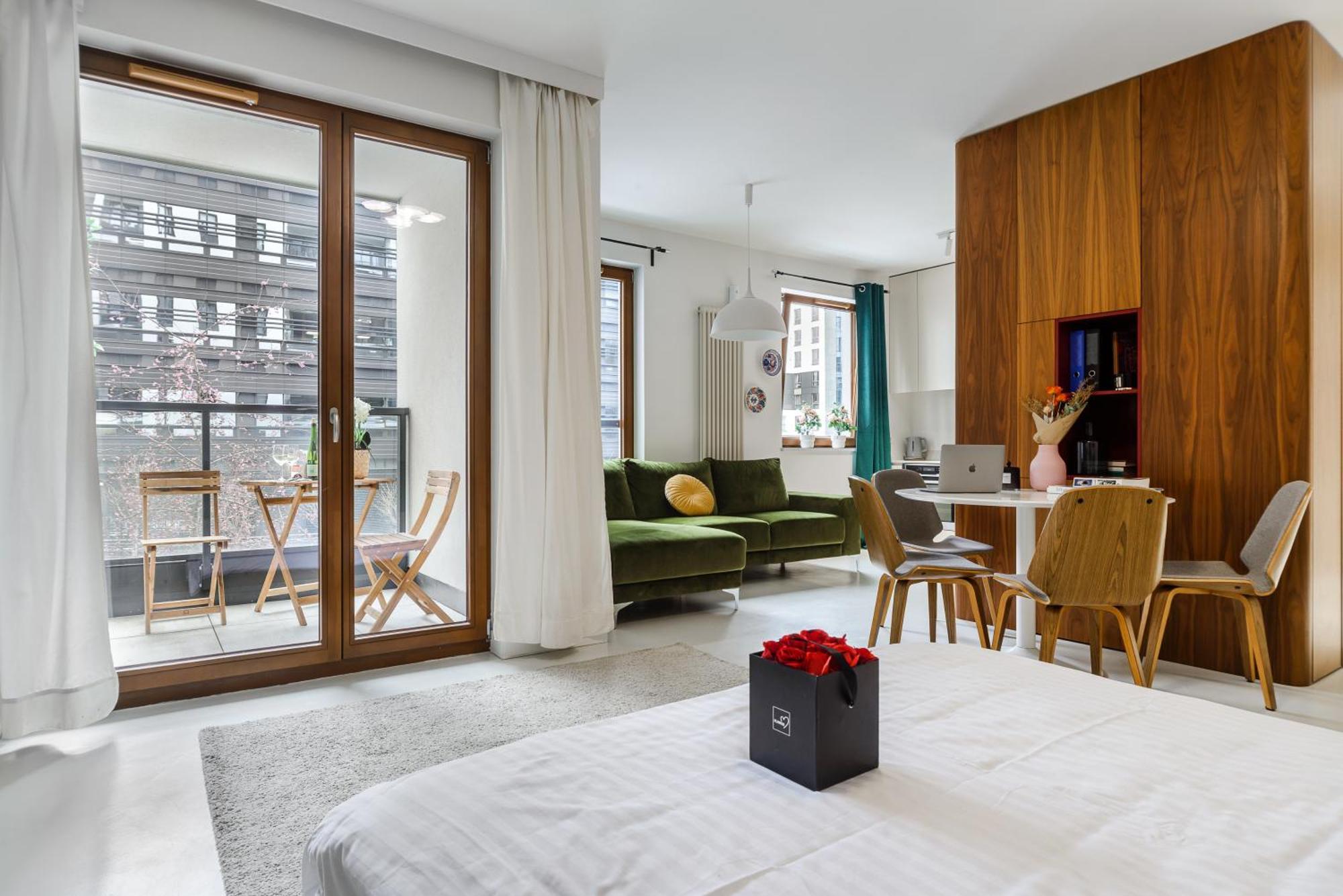 Lumina Apartment With Parking Near Muzeum Powstania Warsaw Exterior photo