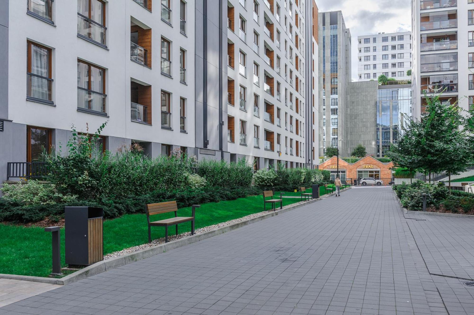 Lumina Apartment With Parking Near Muzeum Powstania Warsaw Exterior photo